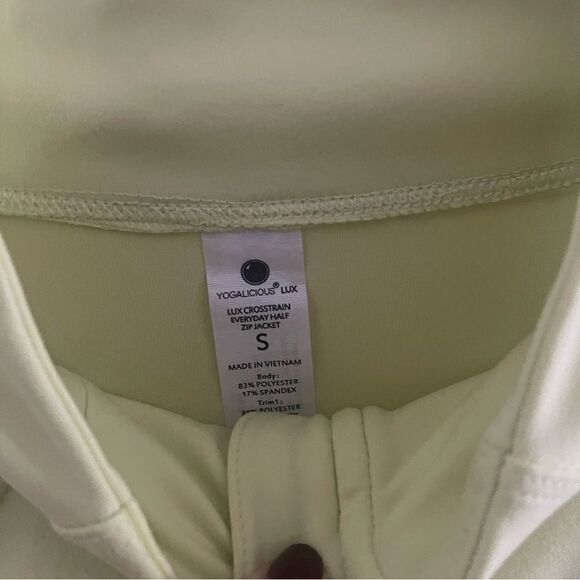 Yogalicious Lux Cropped Zip Up - Picture 3 of 5